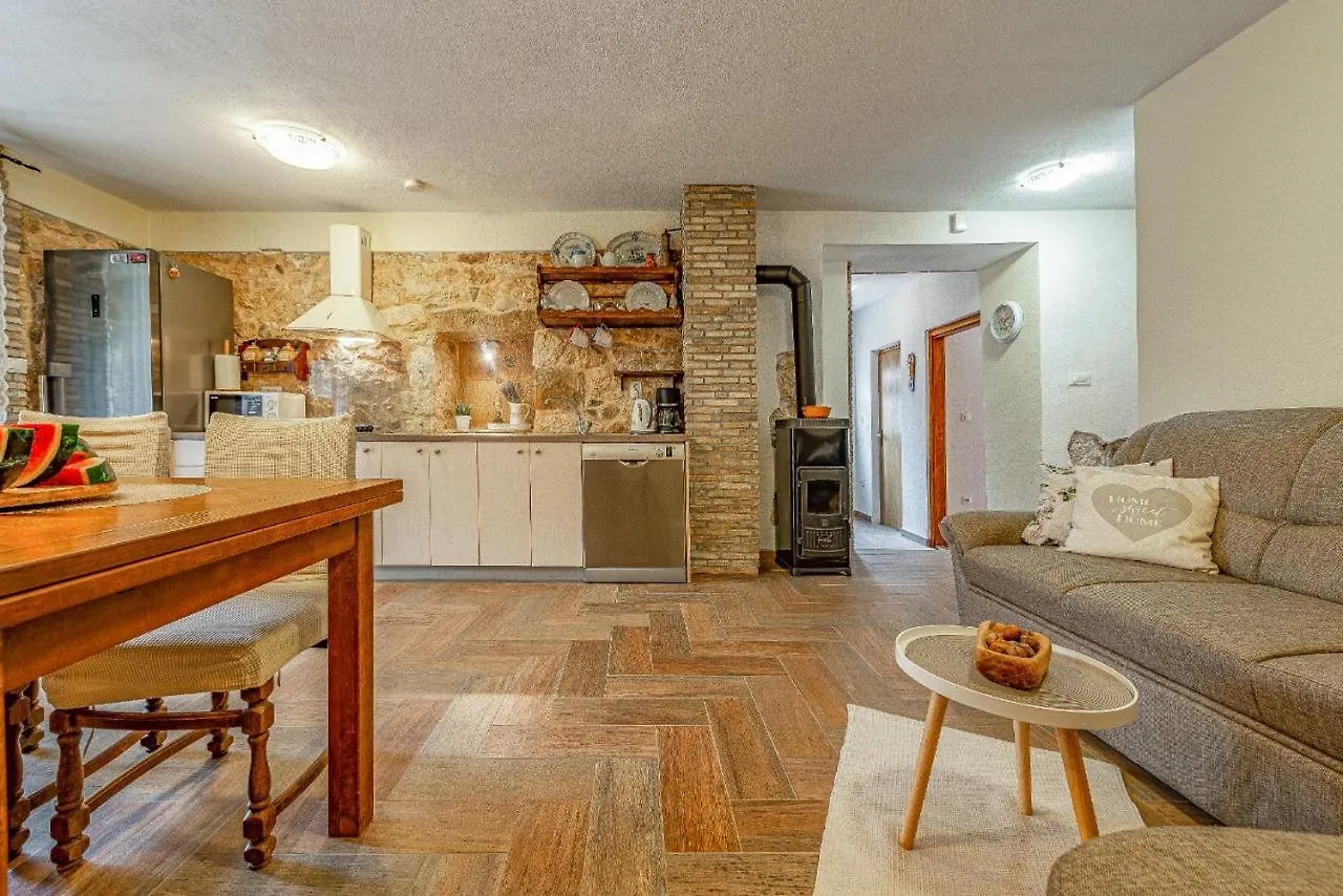Holiday Home Stone Wall Jovici